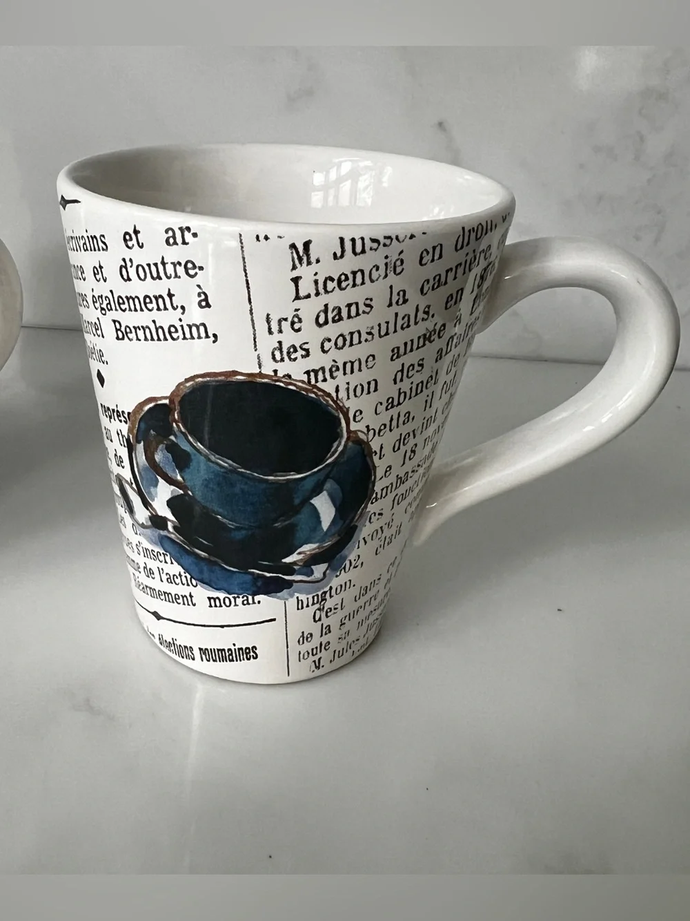 Williams Sonoma Newsprint ceramic coffee mugs red blue graphic prints Portugal 2